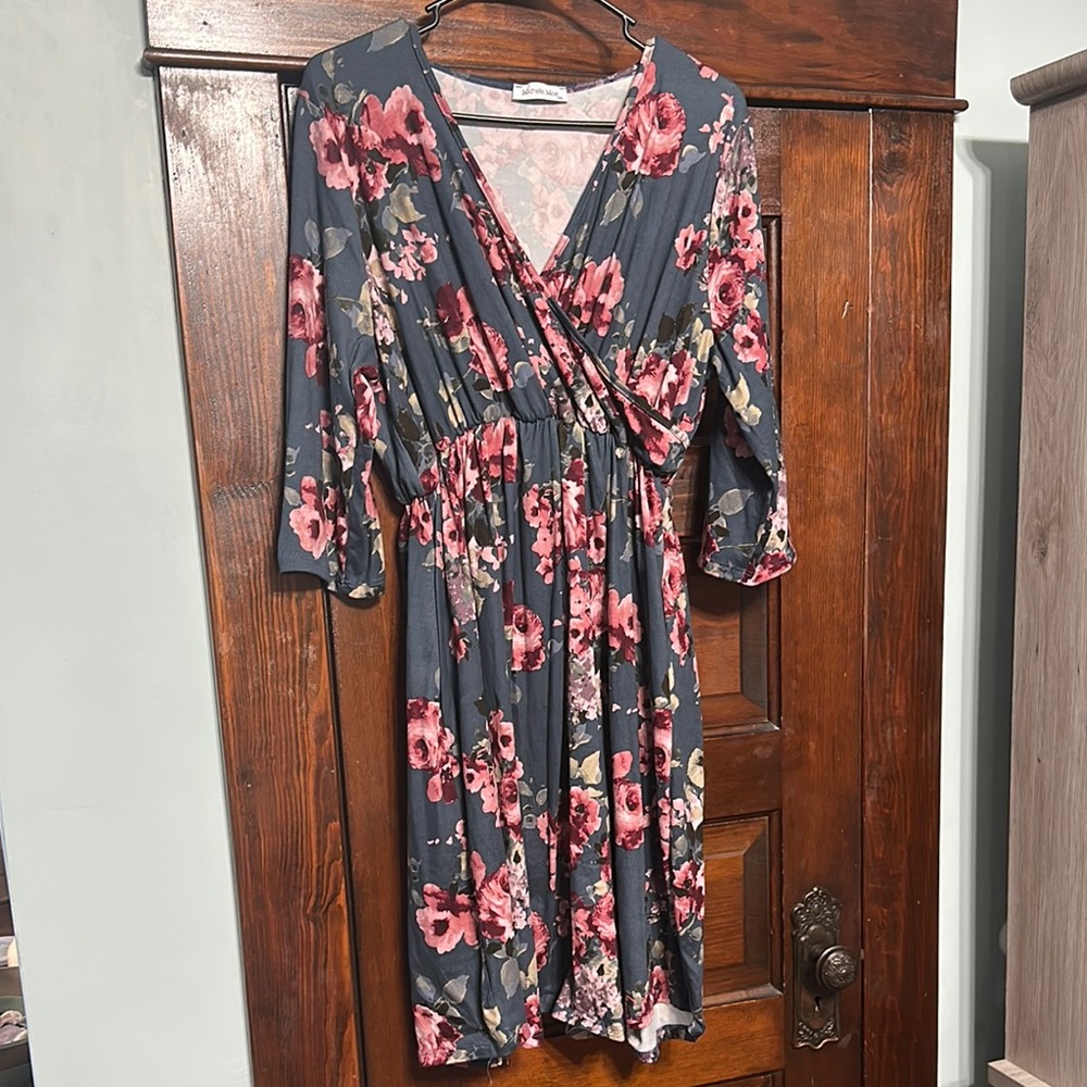 Michelle Mae Floral Long Sleeve Dress in Navy and Pink